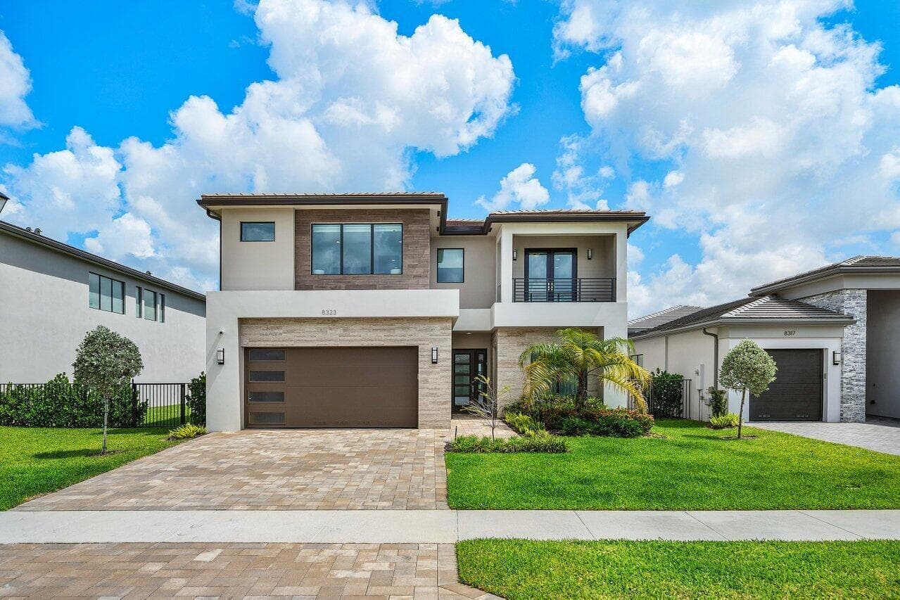 Single-family home at 8323 Essex Country Clb Drive, Boca Raton, FL