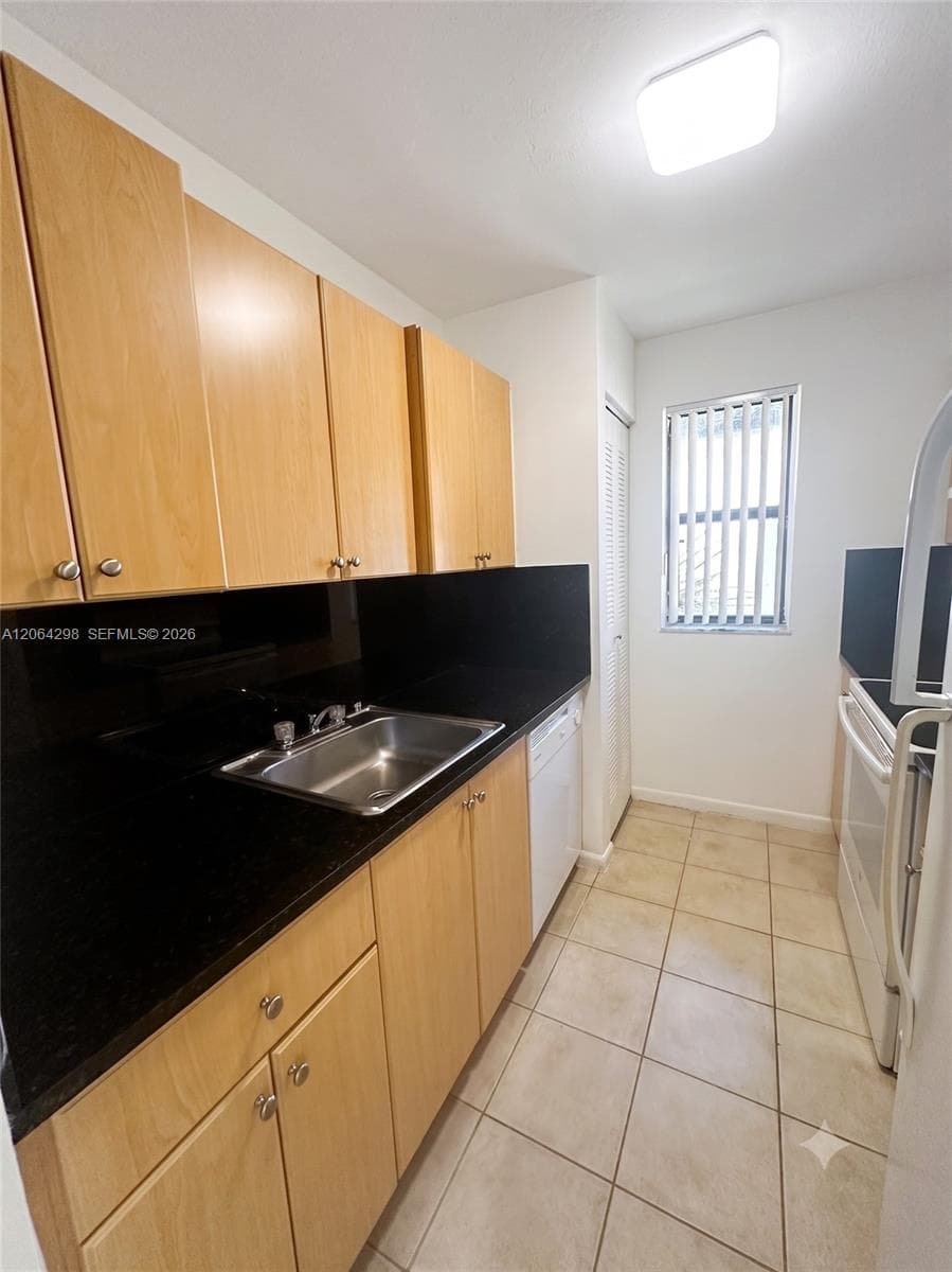 Condo at 7220 NW 179 St, Hialeah, FL