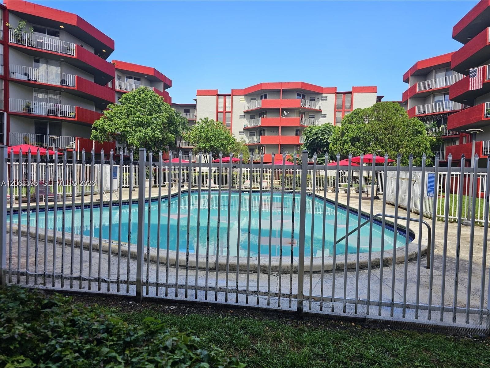 Condo at 1750 W 46th St, Hialeah — photo 2