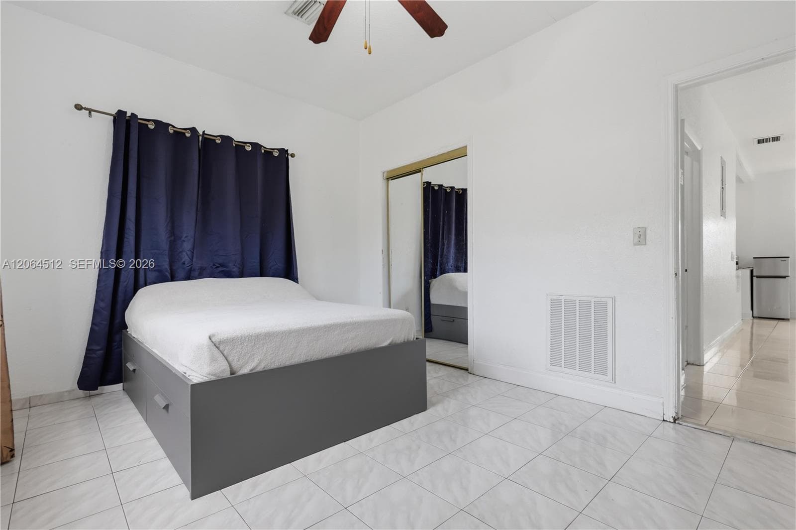 Single-family home at 6448 Funston St, Hollywood — photo 3