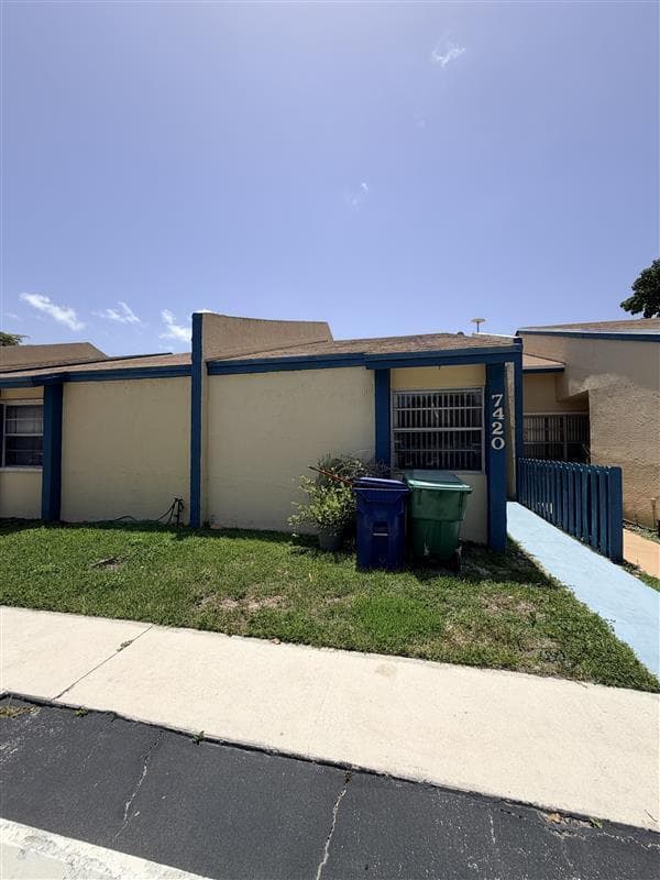 Townhouse at 7420 NW 34th Street, Lauderhill, FL