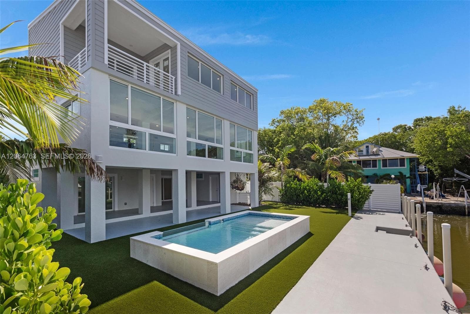 Single-family home at 8 Poisonwood, Key Largo, FL