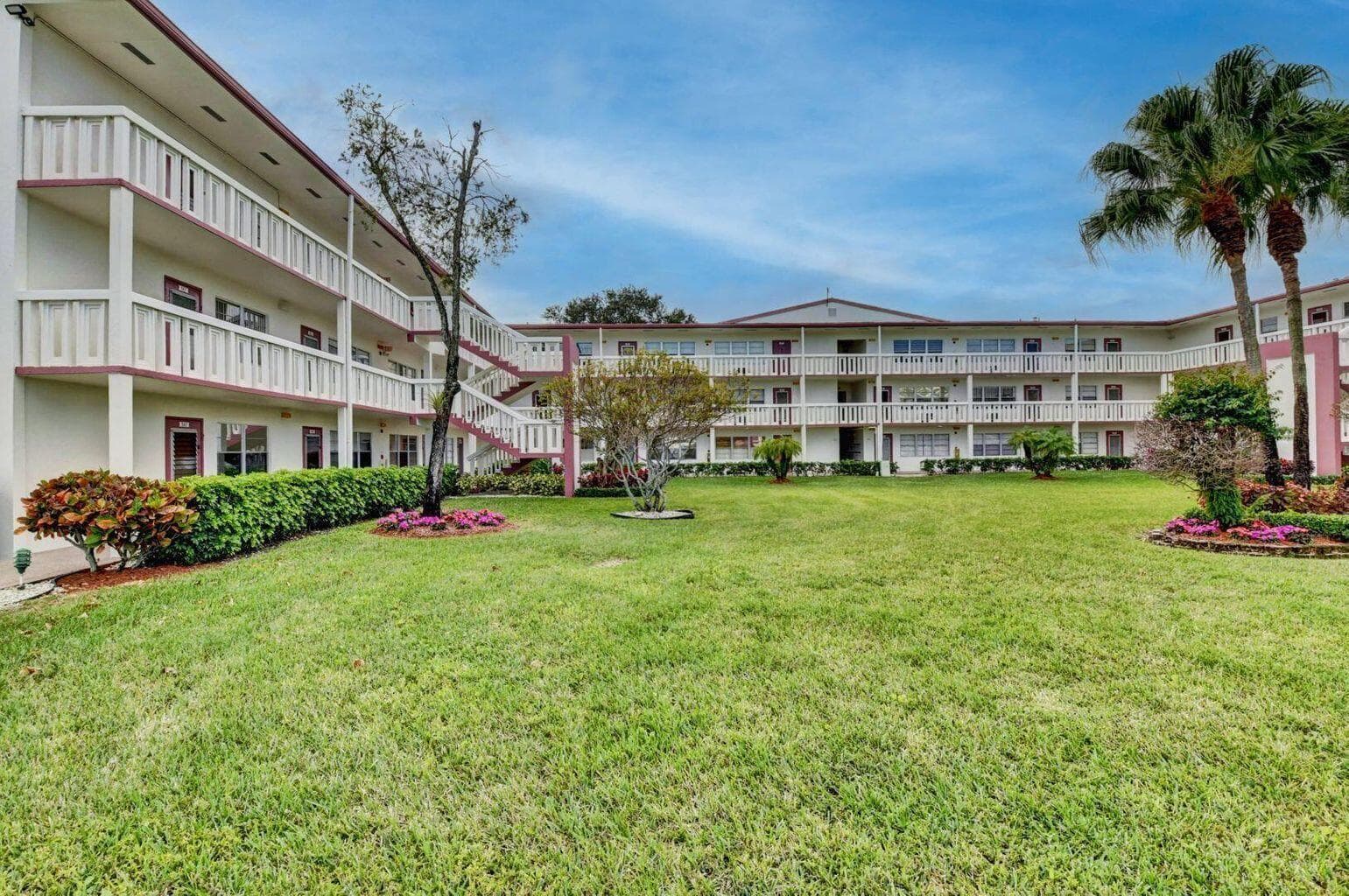 Condo at 571 Fanshaw N, Boca Raton, FL