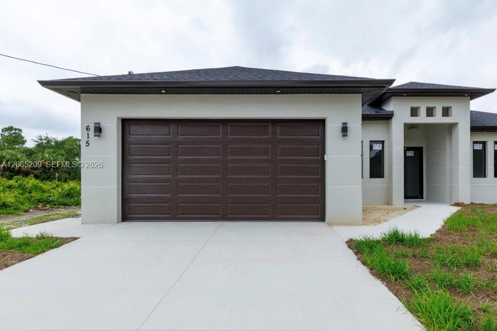 Single-family home at 615 Broadway Ave, Lehigh Acres, FL