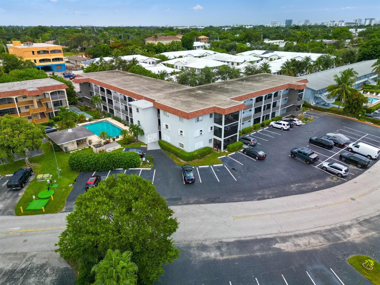 Co-op at 651 PINE Drive, Pompano Beach, FL