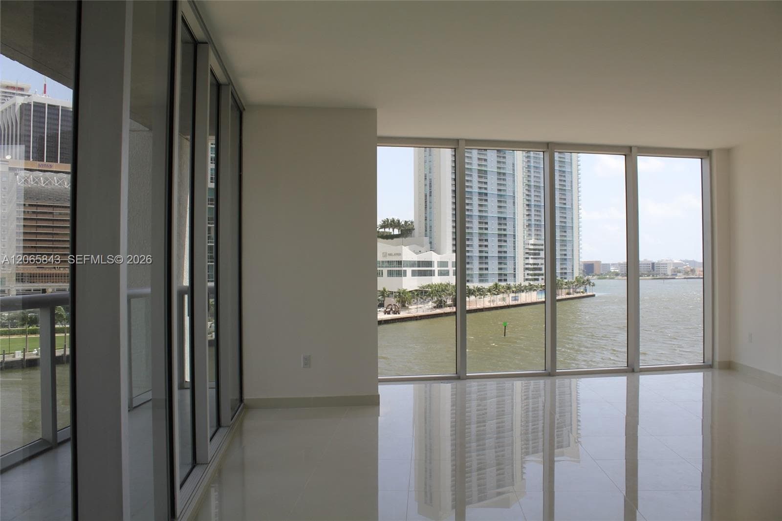 Condo en 465 BRICKELL AV, Miami — foto 4