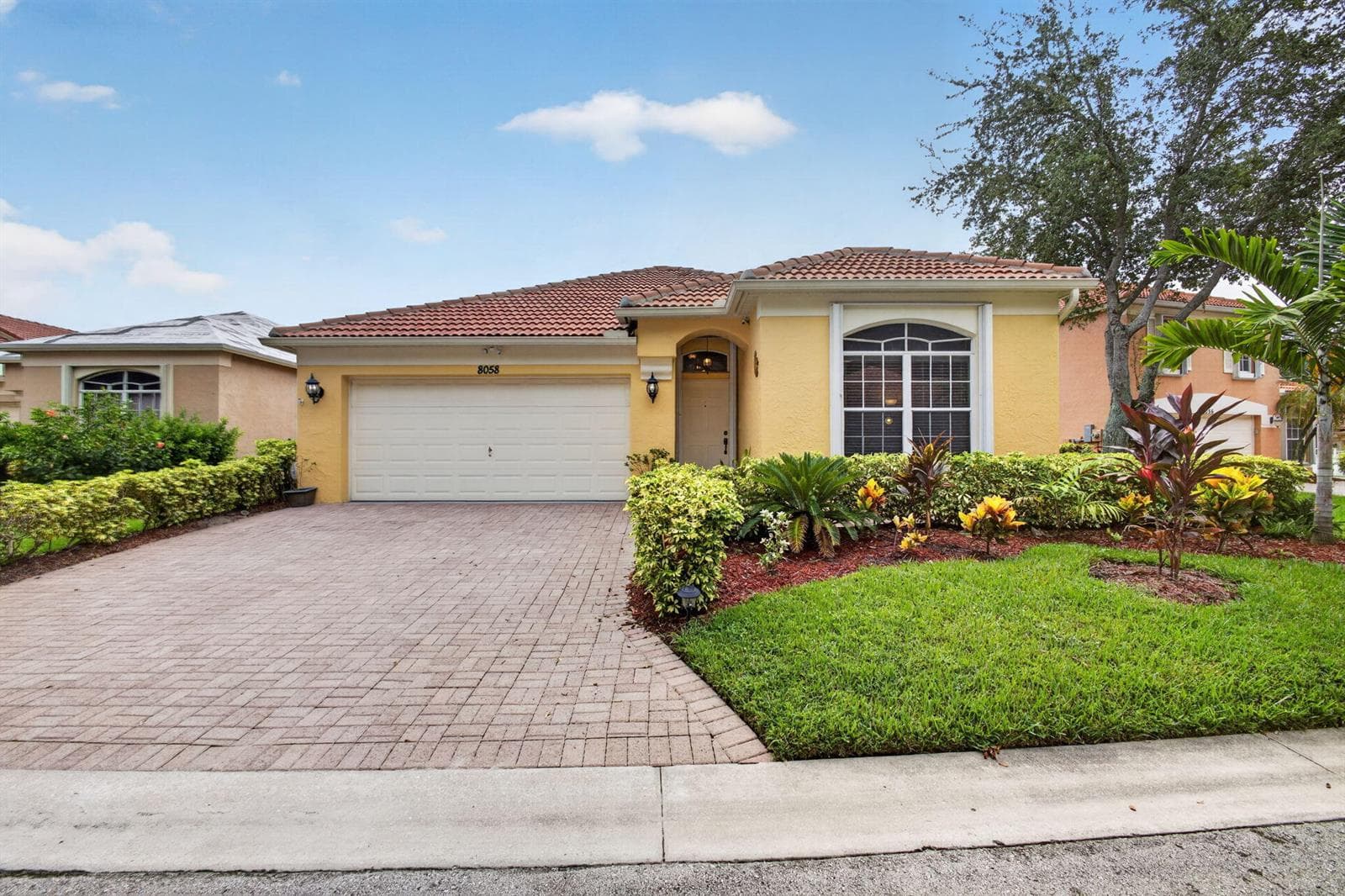 Single-family home at 8058 Via Hacienda, Riviera Beach, FL