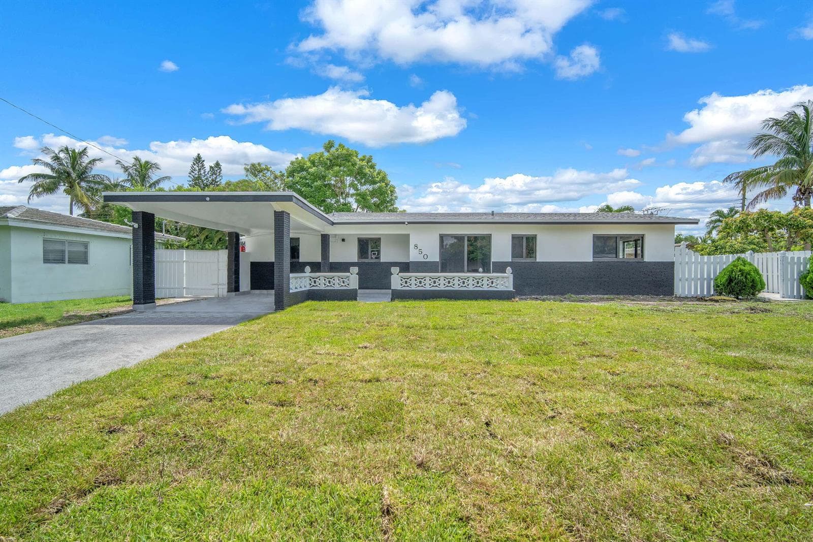 Single-family home at 850 SW 1st Terrace, Pompano Beach, FL