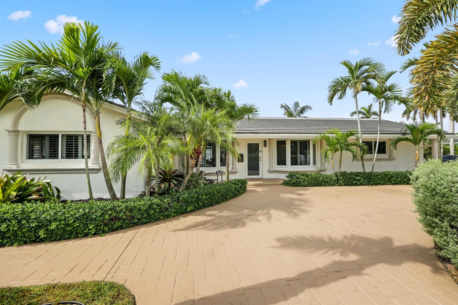 Single-family home at 2600 NE 43rd Street, Lighthouse Point, FL