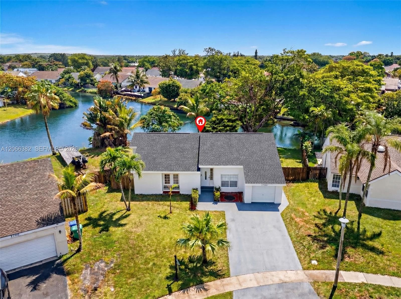 Single-family home at 2710 Azalea Ave, Miramar, FL