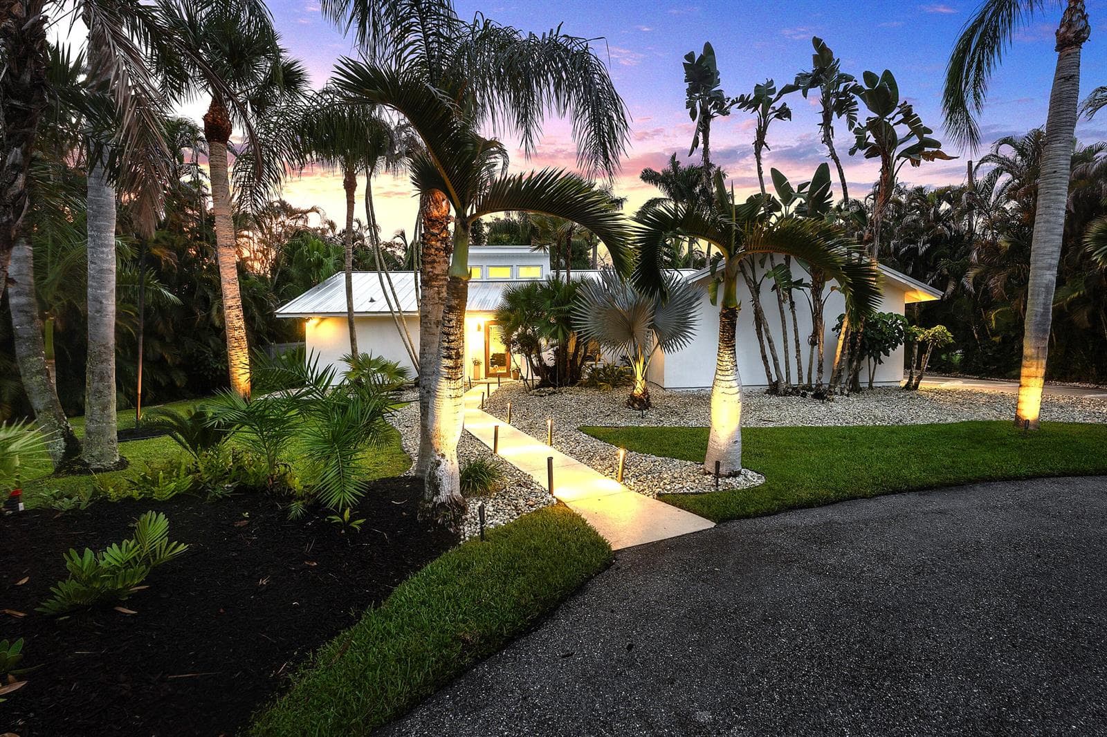 Single-family home at 18329 LOXAHATCHEE RIVER Road, Jupiter, FL