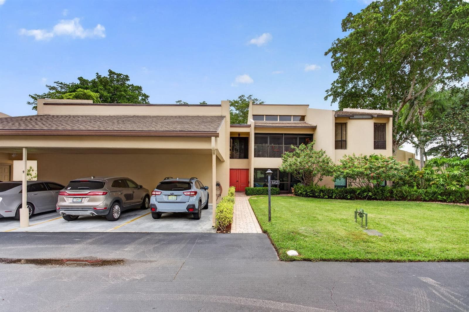 COVERED CARPORT PARKING