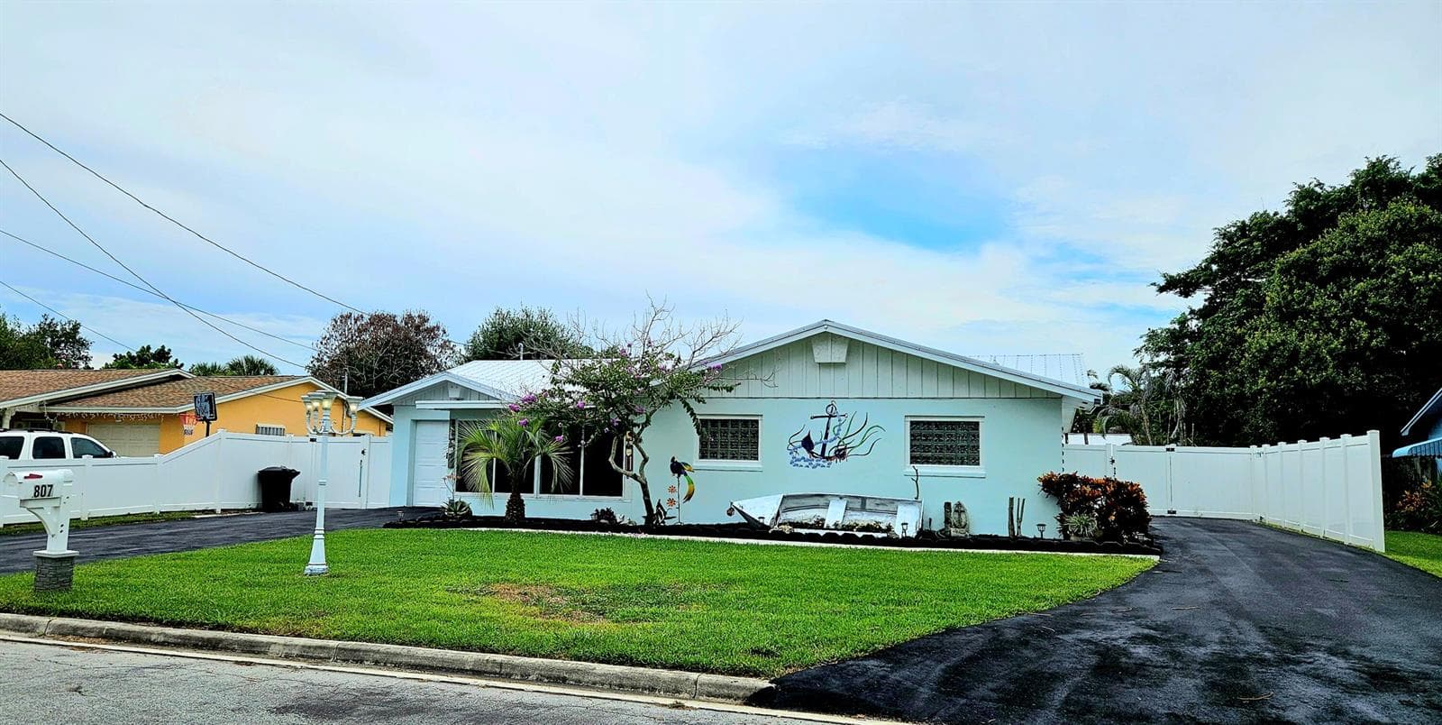 Single-family home at 807 GRANDVIEW Boulevard, Fort Pierce, FL