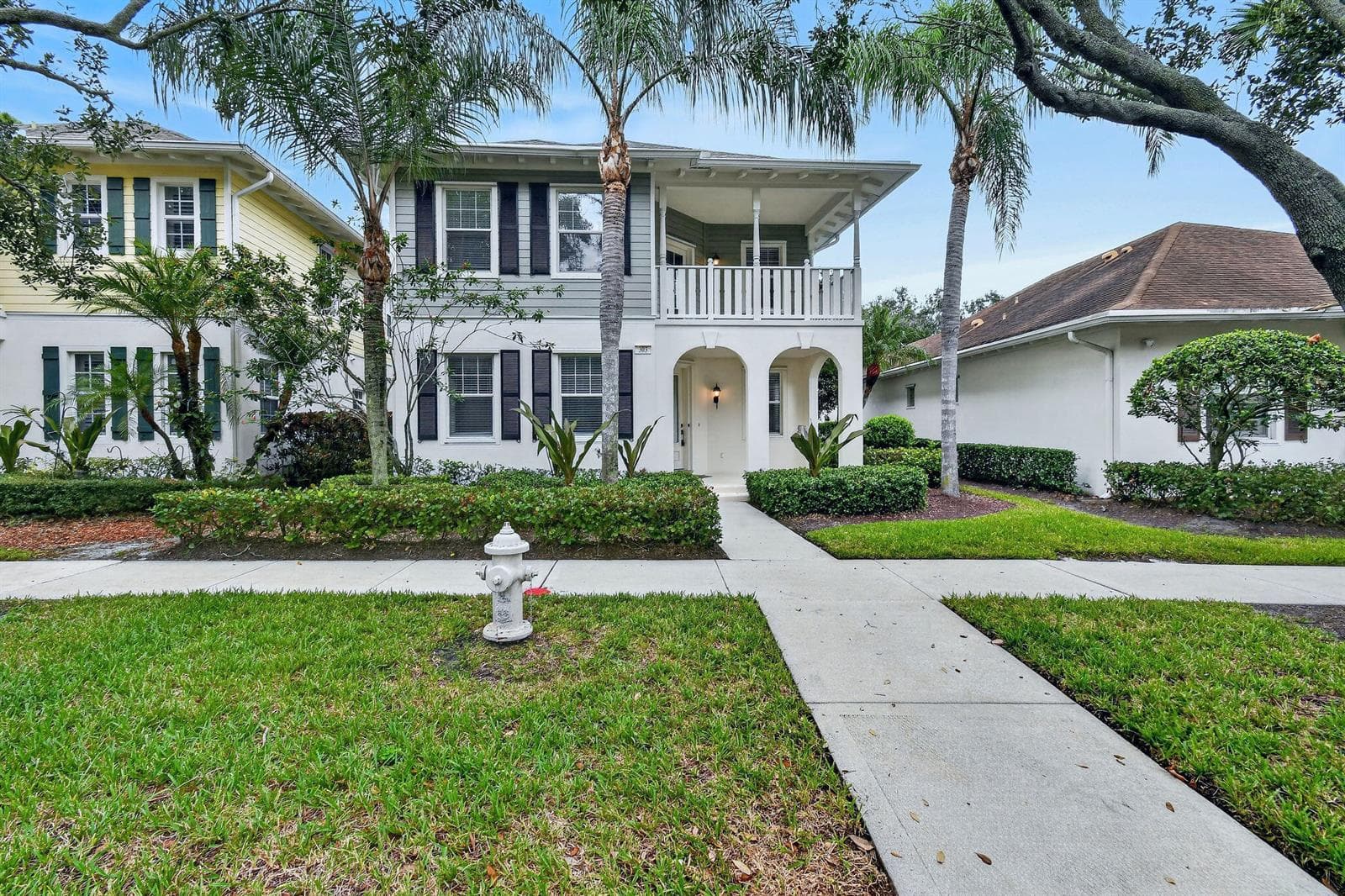 Single-family home at 303 Caravelle Drive, Jupiter, FL