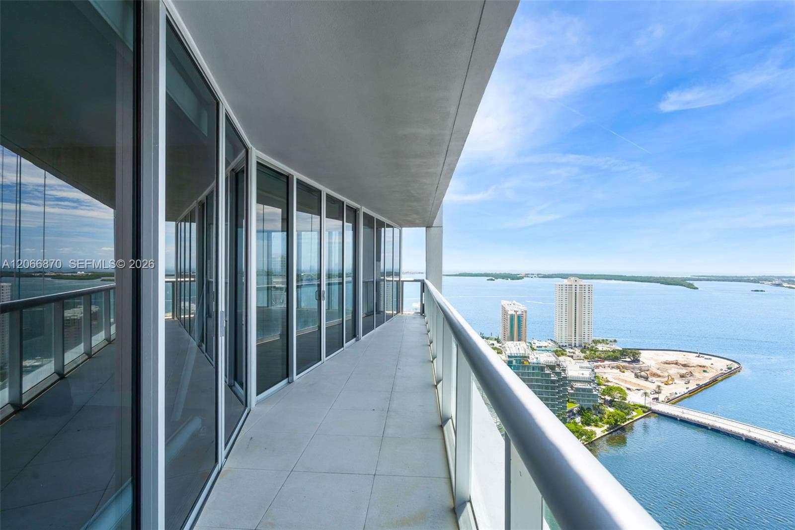 Condo at 495 Brickell Ave, Miami — photo 1