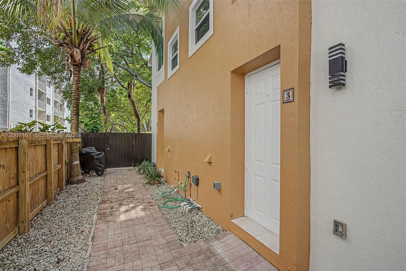 Condo en 2945 Coconut Ave, Miami — foto 3