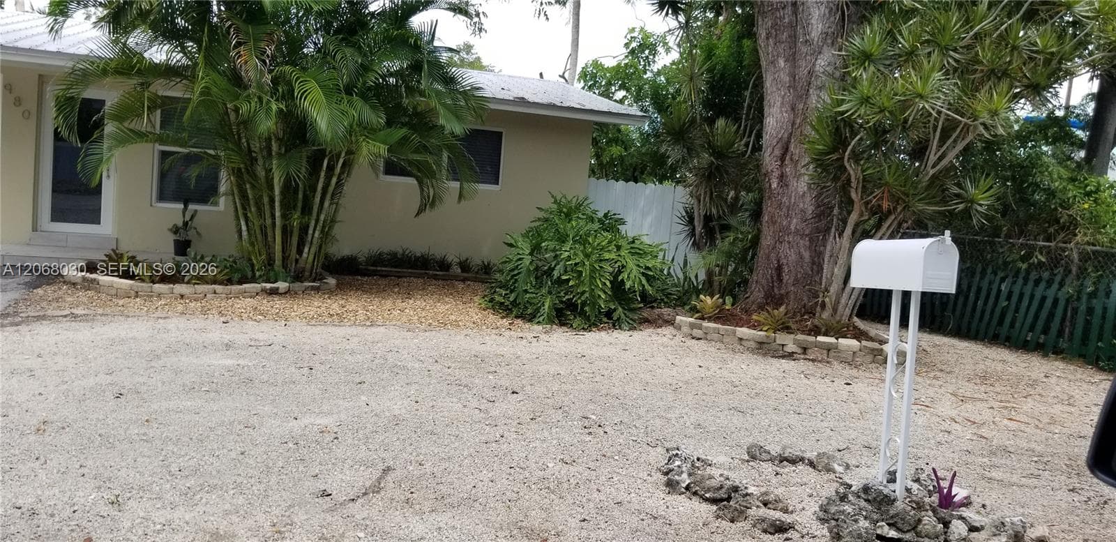Single-family home at 980 Oleander Rd, Key Largo, FL