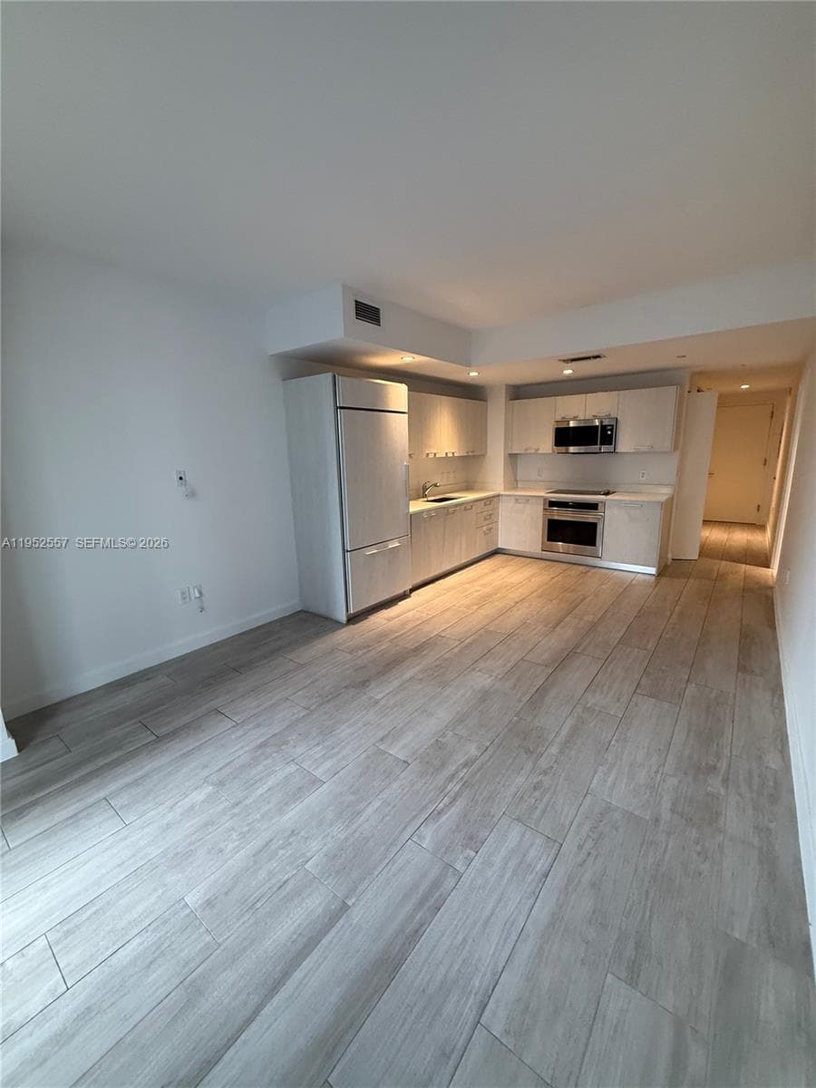 Condo at 45 SW 9th St, Miami, FL