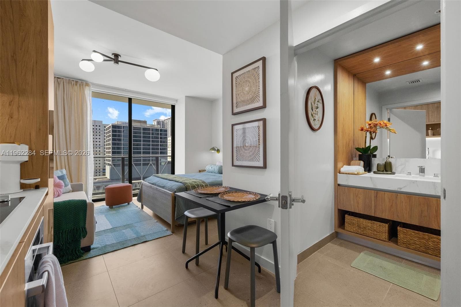 Condo at 11 NE 6th St, Miami, FL