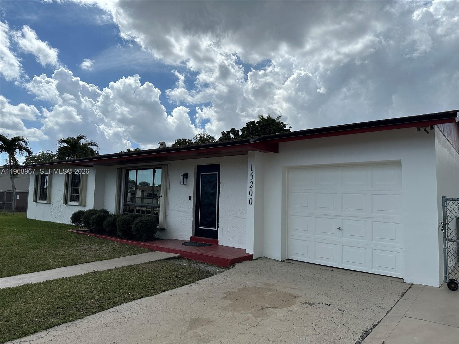 Single-family home at 15200 SW 109 ave, Miami, FL