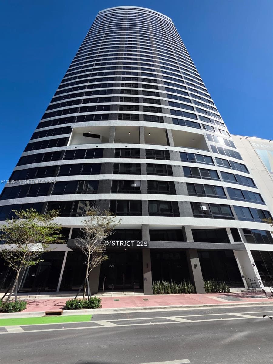 Condo at 225 N Miami Ave, Miami, FL