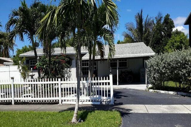 Single-family home at 2411 NE 2nd Terrace, Pompano Beach, FL