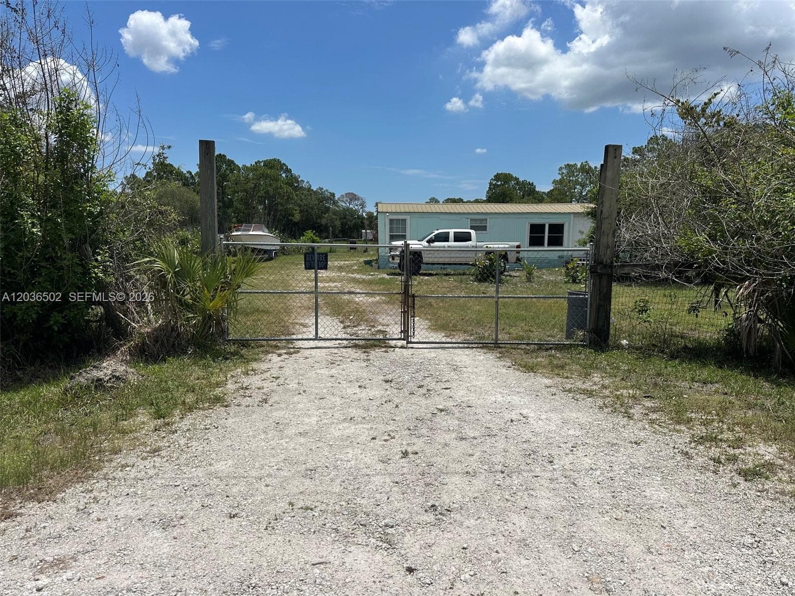 Mobile home at 135 S Hacienda, Clewiston, FL