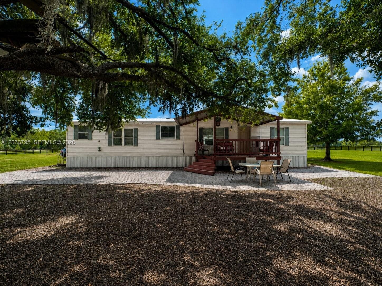 Mobile home at 1 Ridge Rd, Frostproof, FL