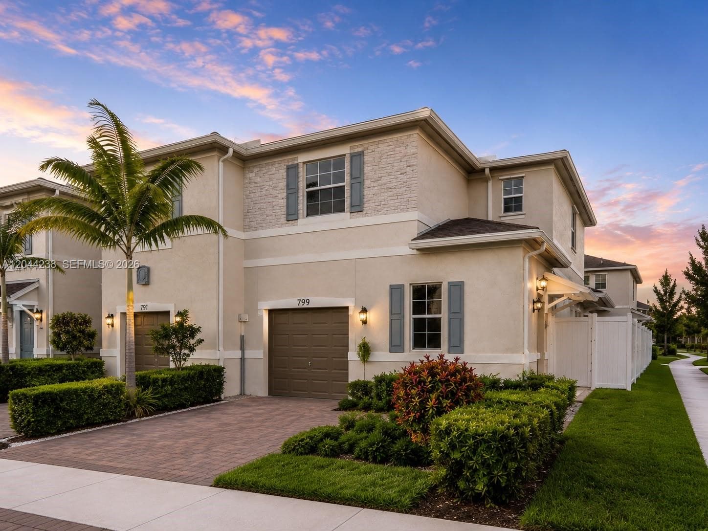 Single-family home at 799 SE 19th St, Homestead, FL