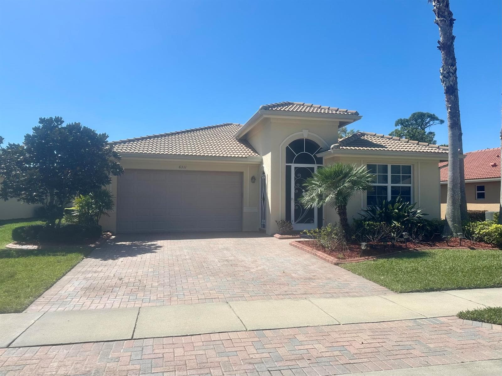 Single-family home at 6311 Astor Place, Vero Beach, FL