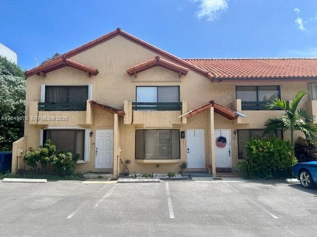 Townhouse at 10211 SW 77th Ct, Miami, FL