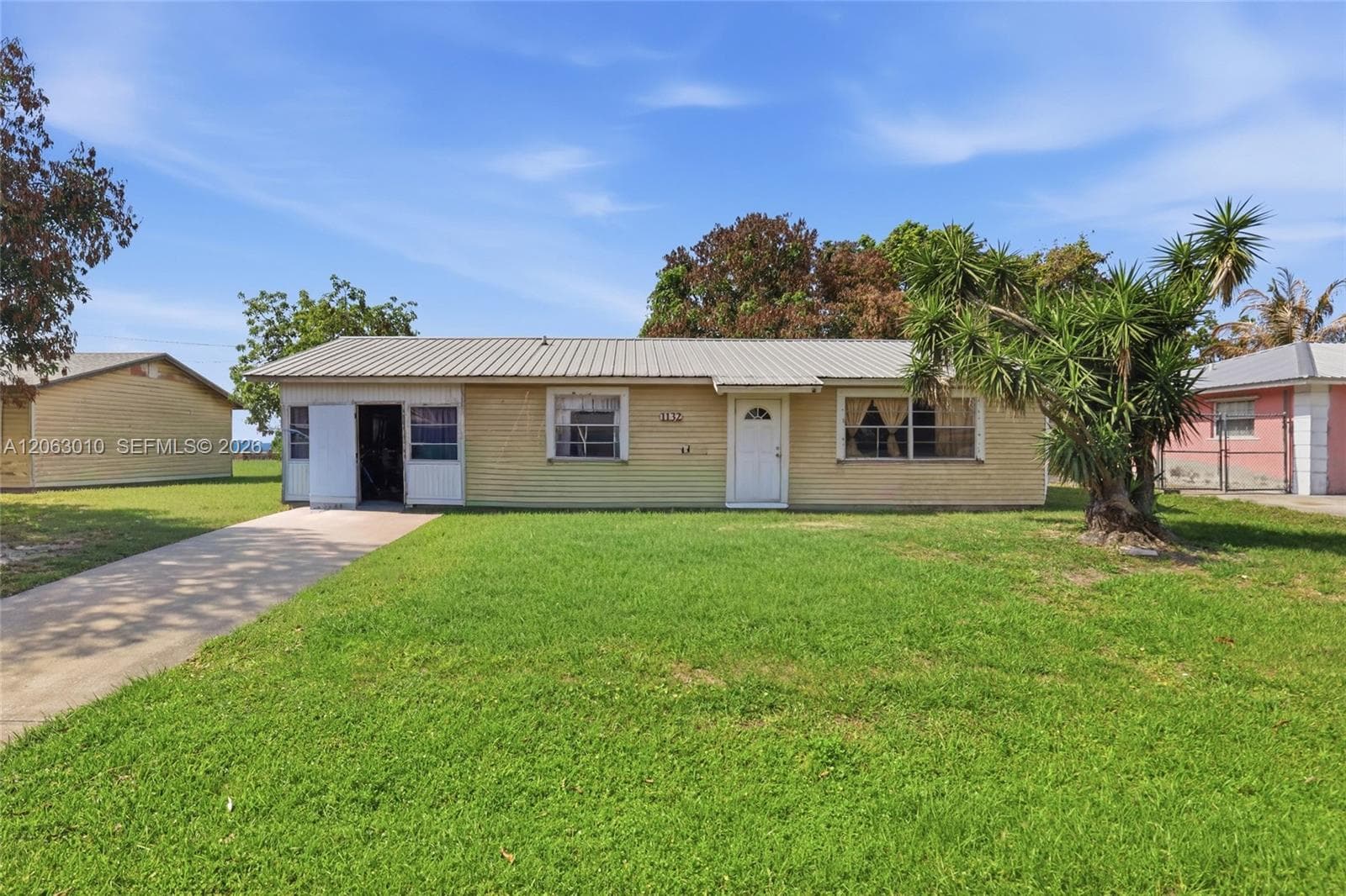 Single-family home at 1132 Mississippi, Clewiston, FL